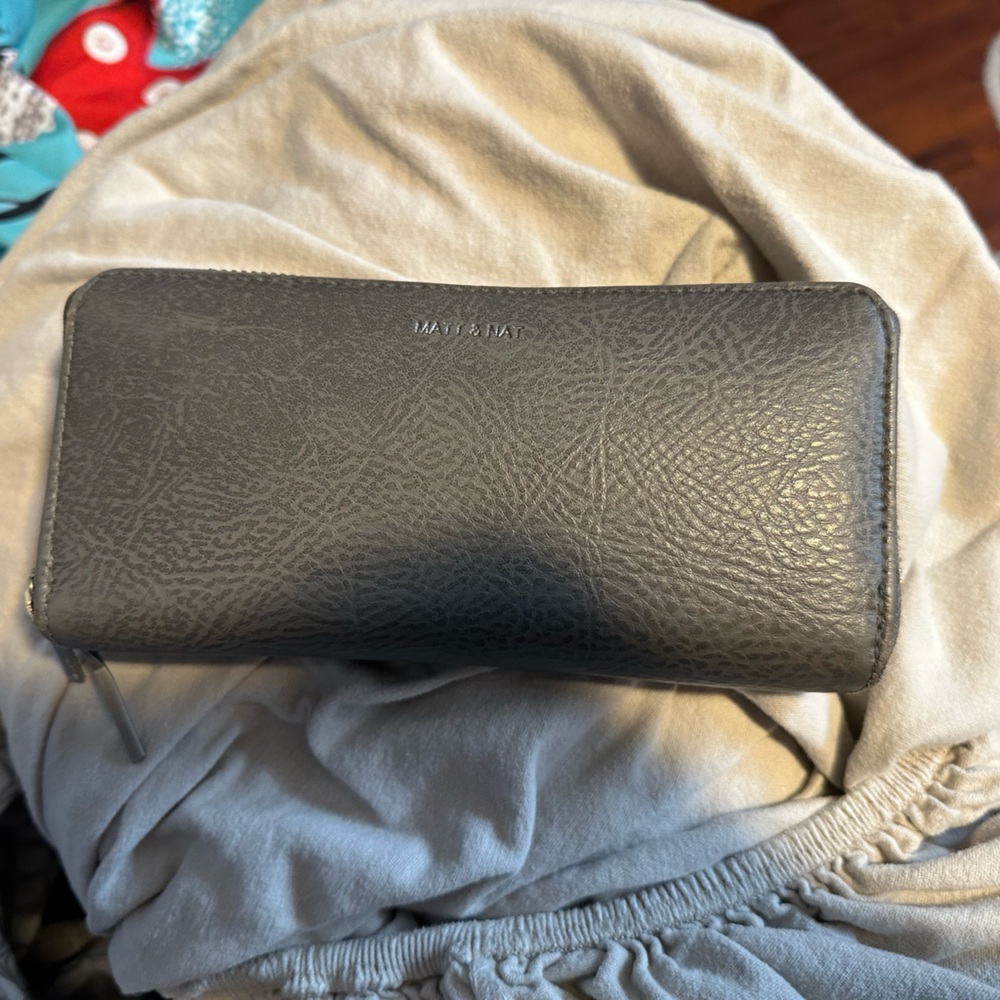 Matt & Nat Gray Zip-Around Wallet